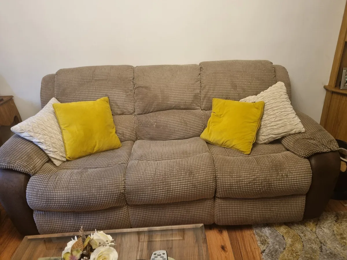 3 seater recliner and 2 seater recliner sofas - Image 2