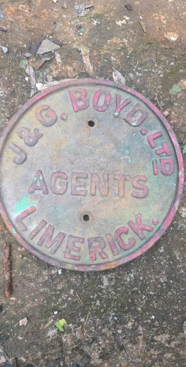 Old  Original  cast iron  limerick sign - Image 1