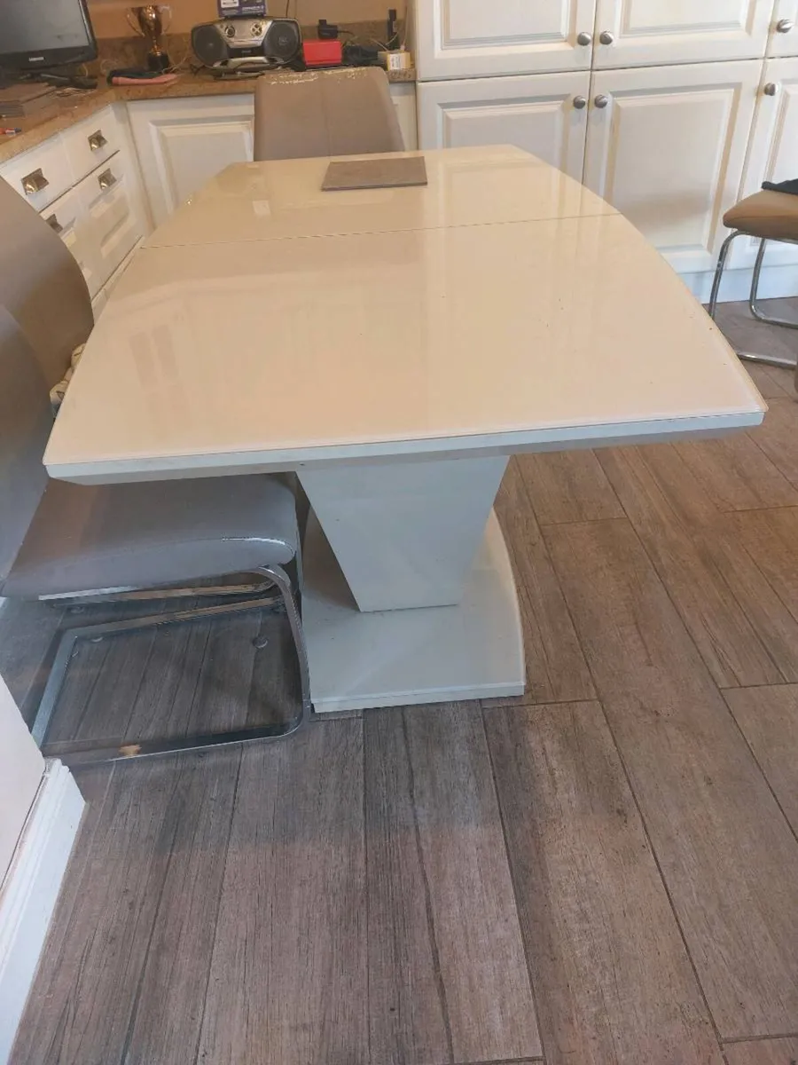 Dining room table - Image 2