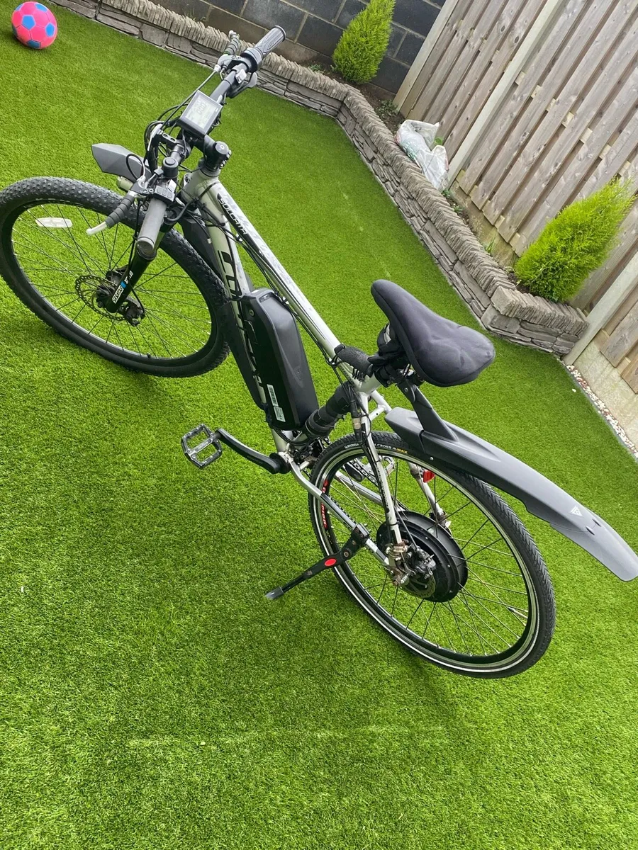 Electric bike with lock - Image 1