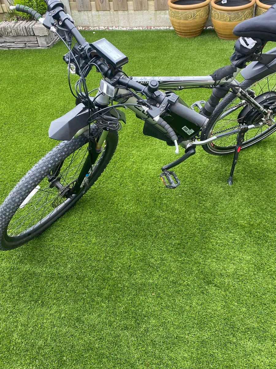 Electric bike with lock - Image 2