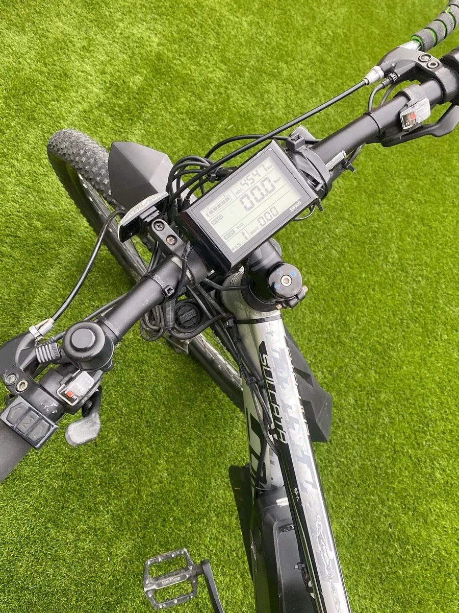 Electric bike with lock - Image 4