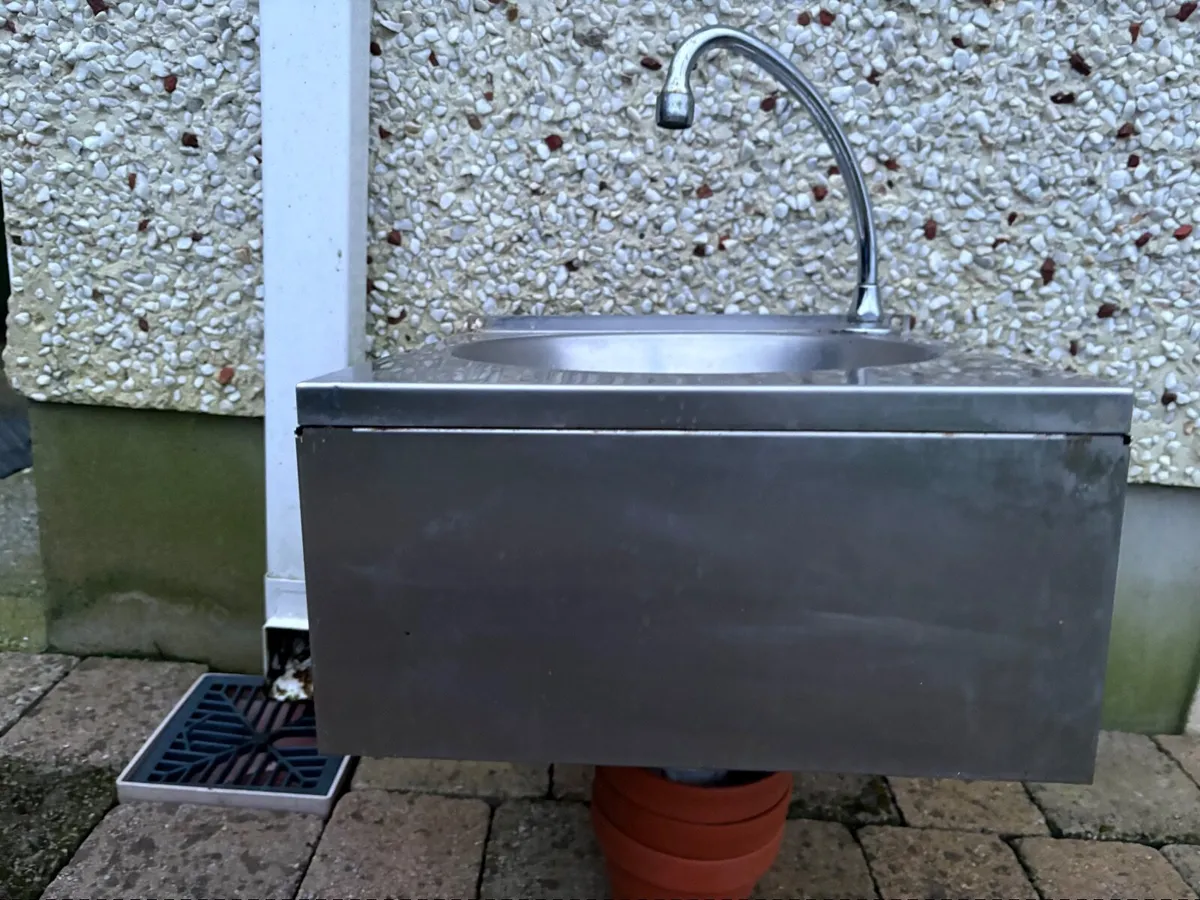 Hand sink - Image 1