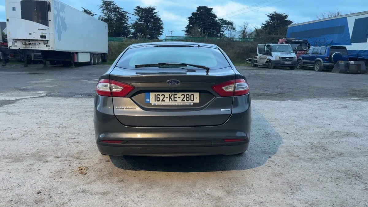 Damaged Ford Mondeo ‘Cat D’ - Image 3