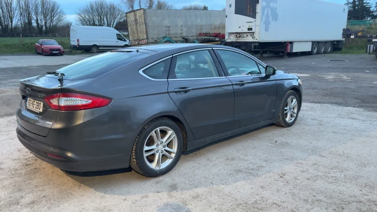 Damaged Ford Mondeo ‘Cat D’ - Image 4