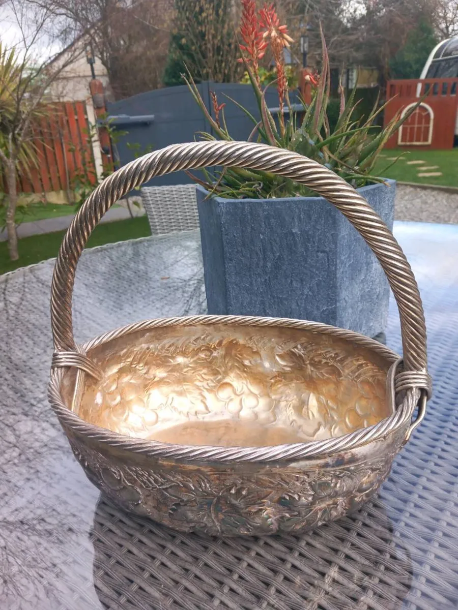 Silver plated Continental basket, Easter, D18 - Image 1