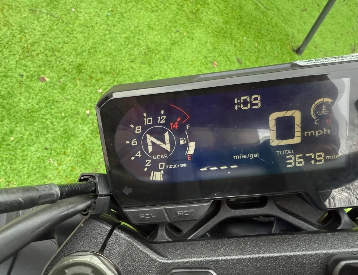 Honda CB 650 R (LOW MILES) - Image 3