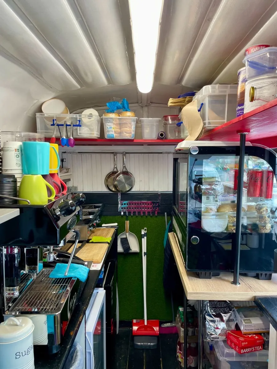 Food & Coffee Trailer with Loads of Extras - Image 4