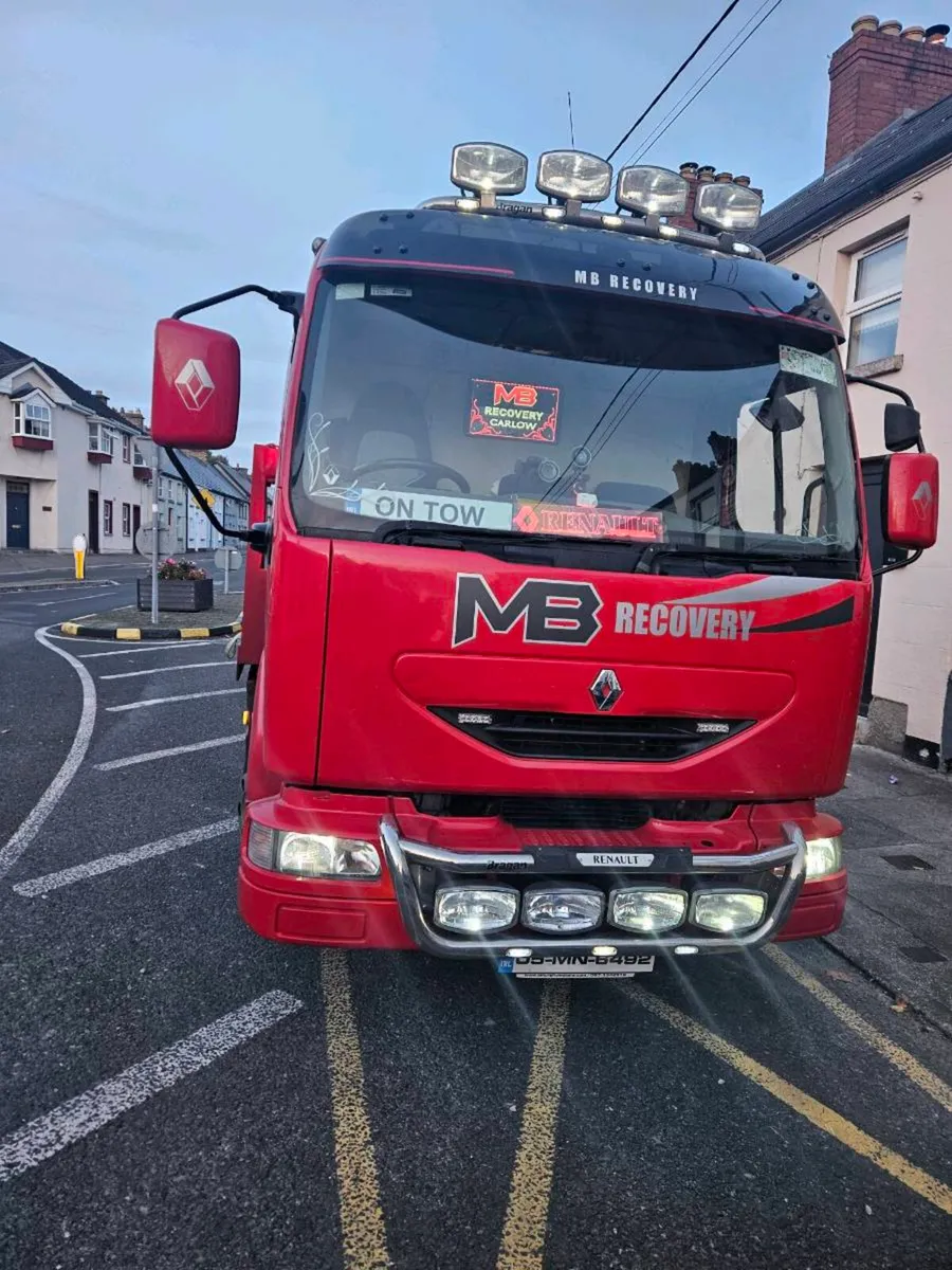 Renault midlum 3 car recovery 10 ton on air - Image 1