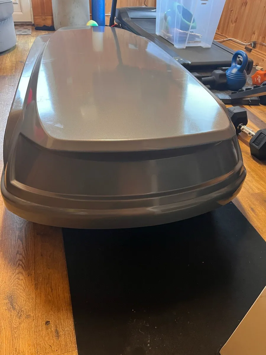 Audi Line 800 roof box - Image 1