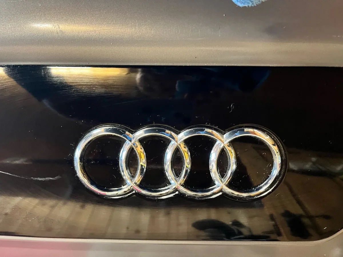 Audi Line 800 roof box - Image 2