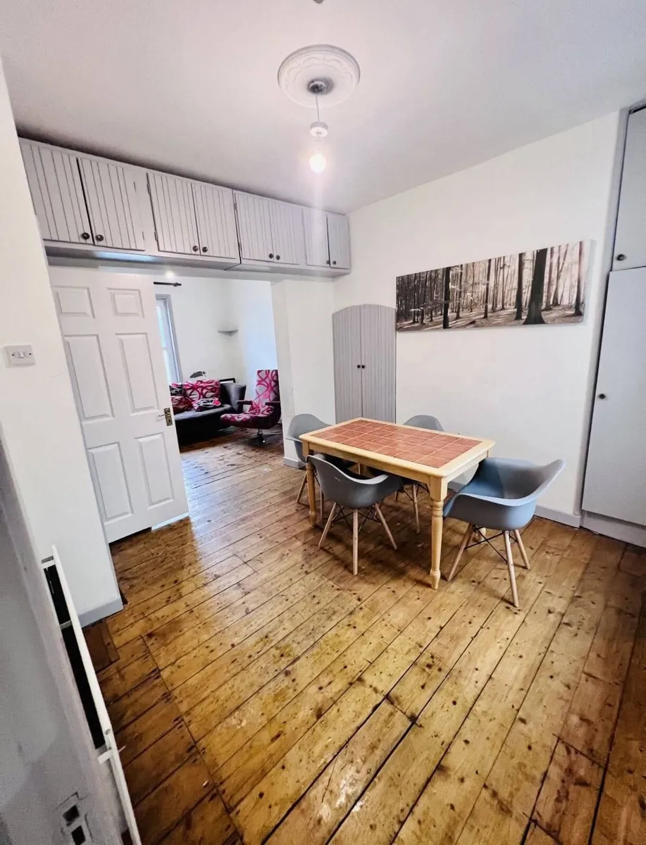 DOUBLE BEDROOM for Rent in House Dublin 6 Renelagh - Image 4