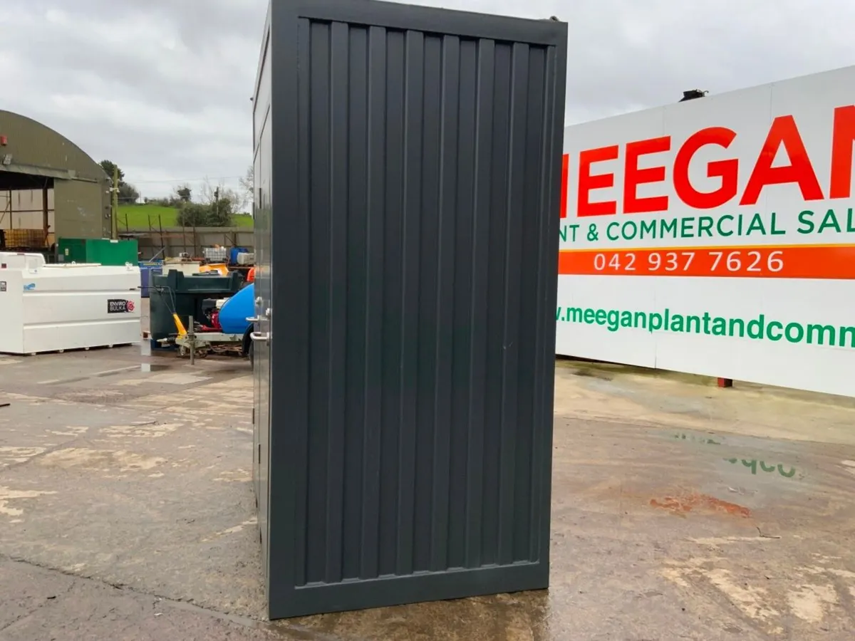 UNUSED DOUBLE SIDED TOILET CONTAINER..5141. - Image 3