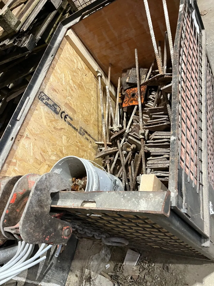 Peri shuttering pans and accessories - Image 3