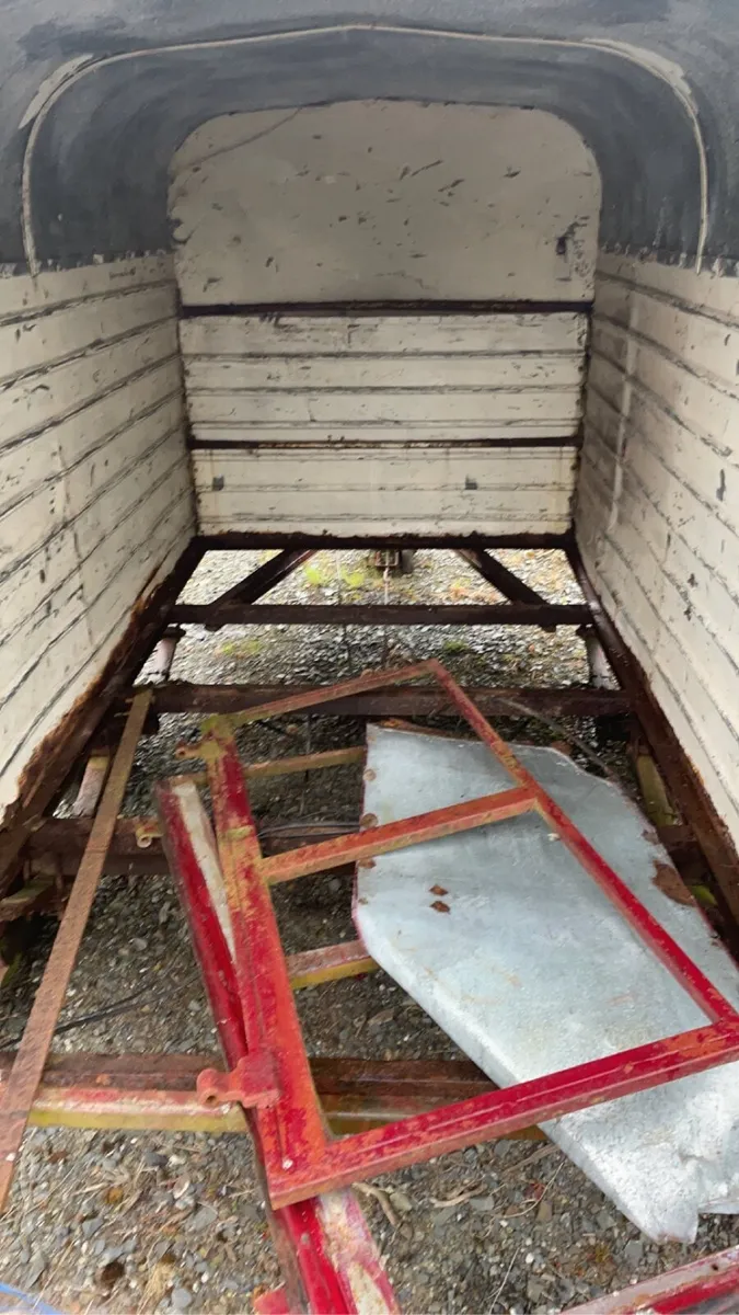 Sheep calf trailer for sale - Image 2