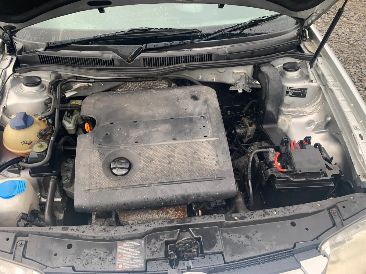 2001 VW BORA  1.6 PETROL RUST  FREE - Image 4