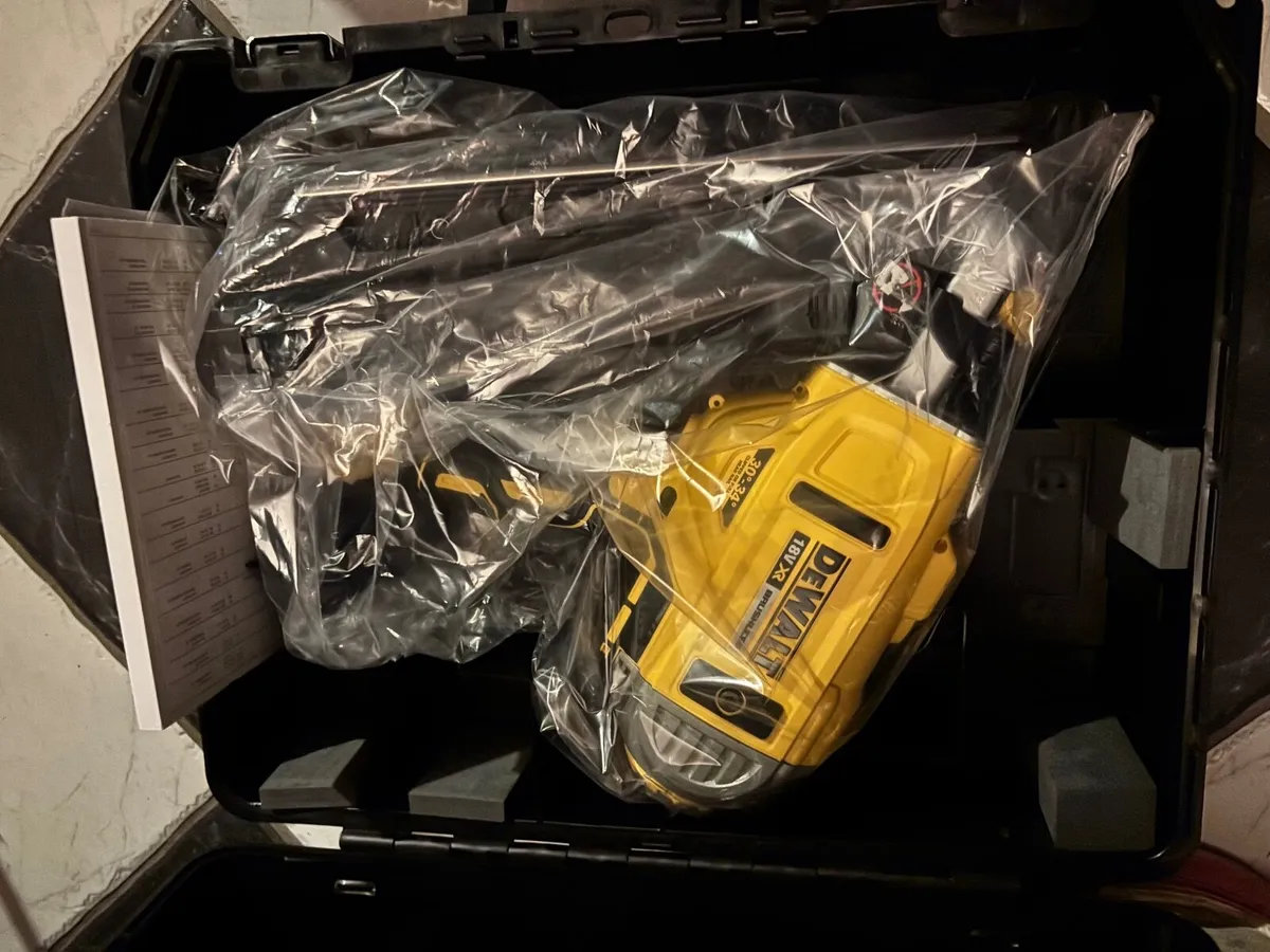 Dewalt First Fix nail gun - Image 2