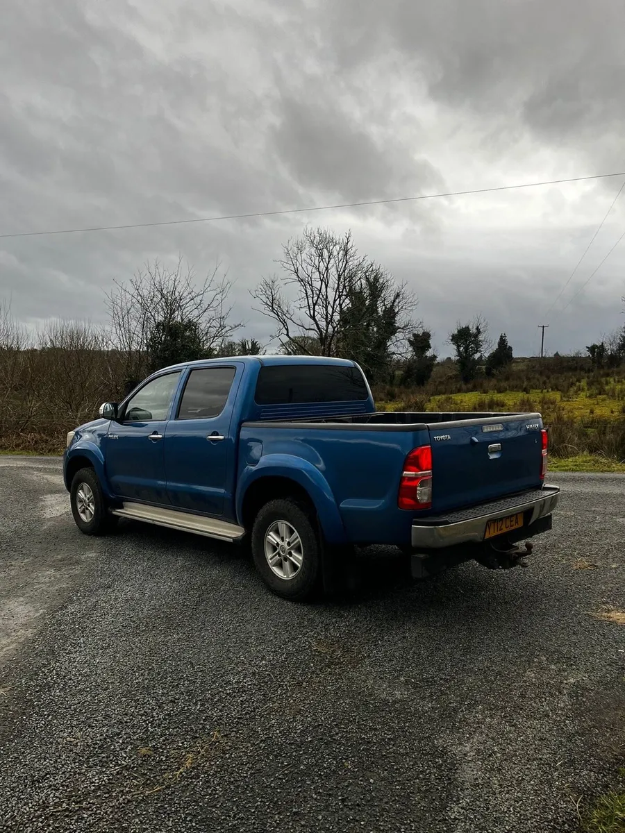 2012 Toyota Hilux - Image 3