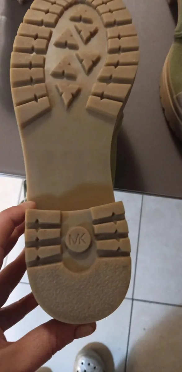 Mk boots - Image 3