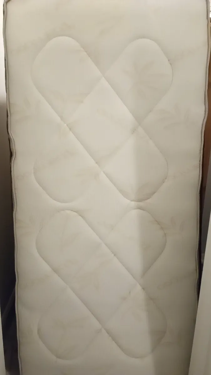 Grey single bed - Image 1