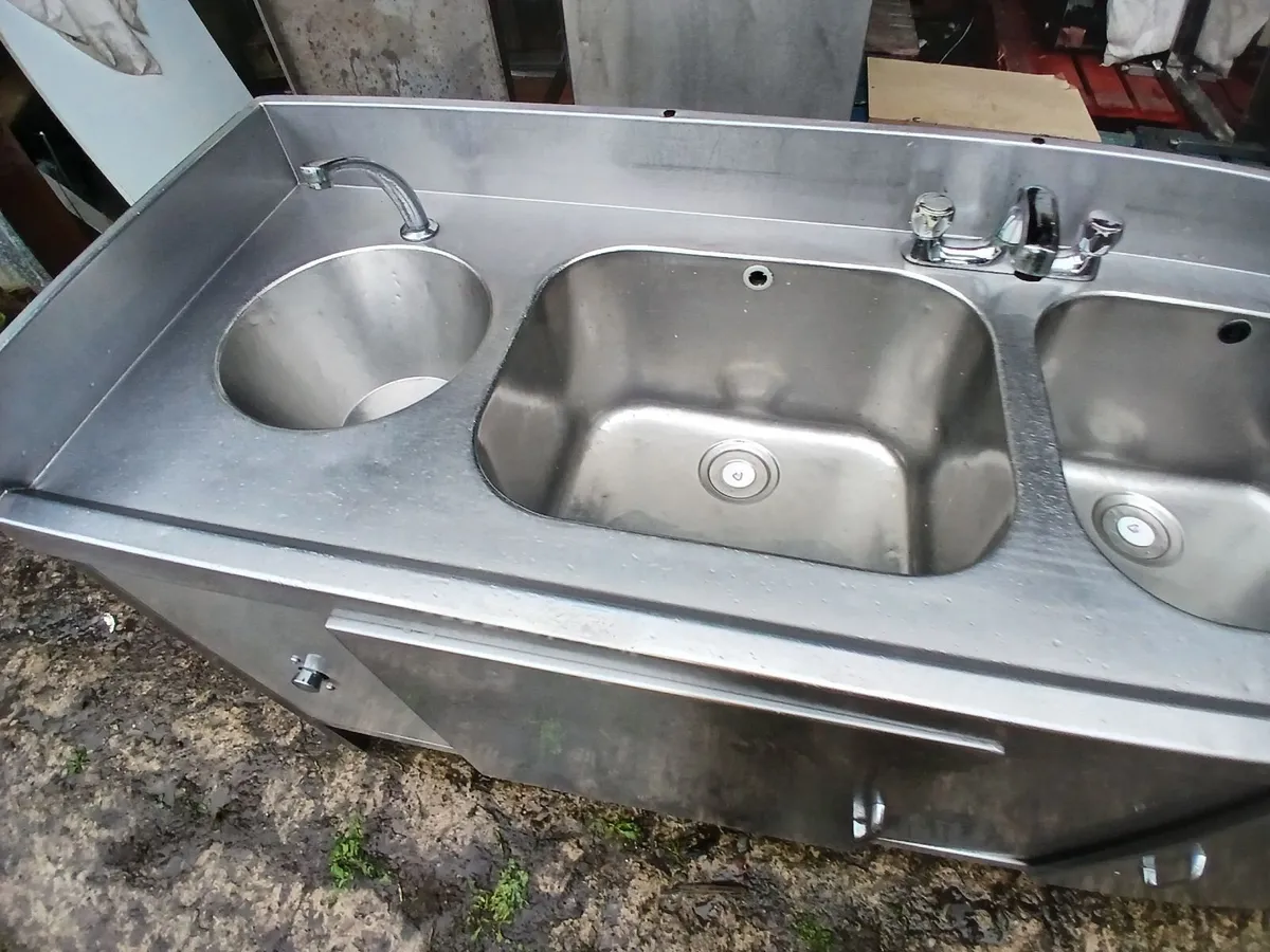 Staneless steel cabbinet double sink unit complete - Image 4