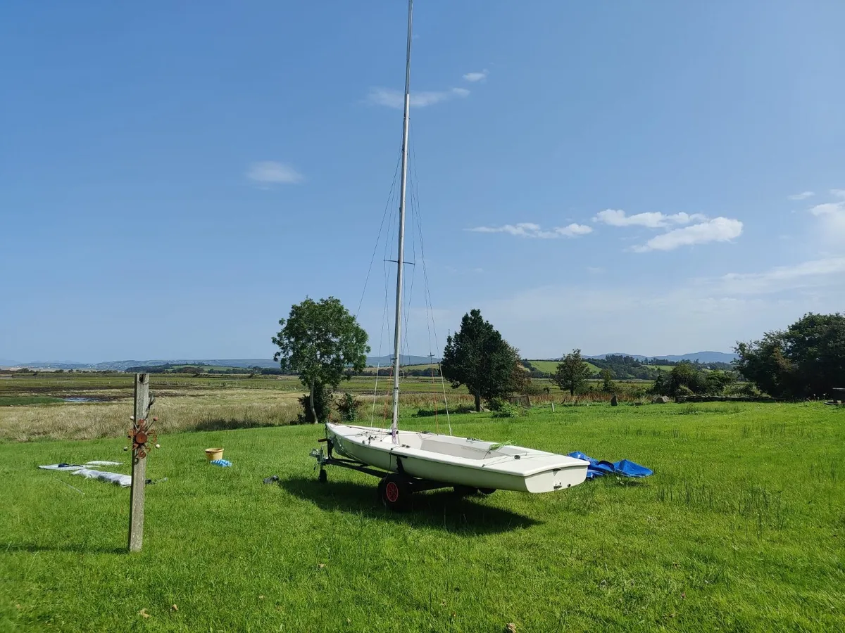 Dingy boat - Image 1