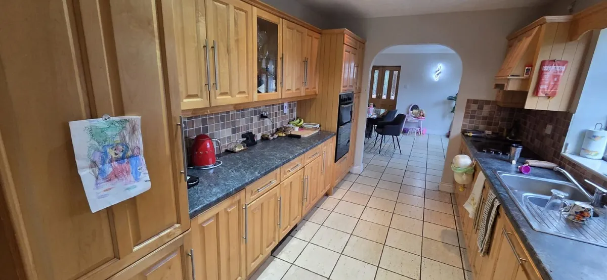 Solid Kitchen and appliances - Image 4