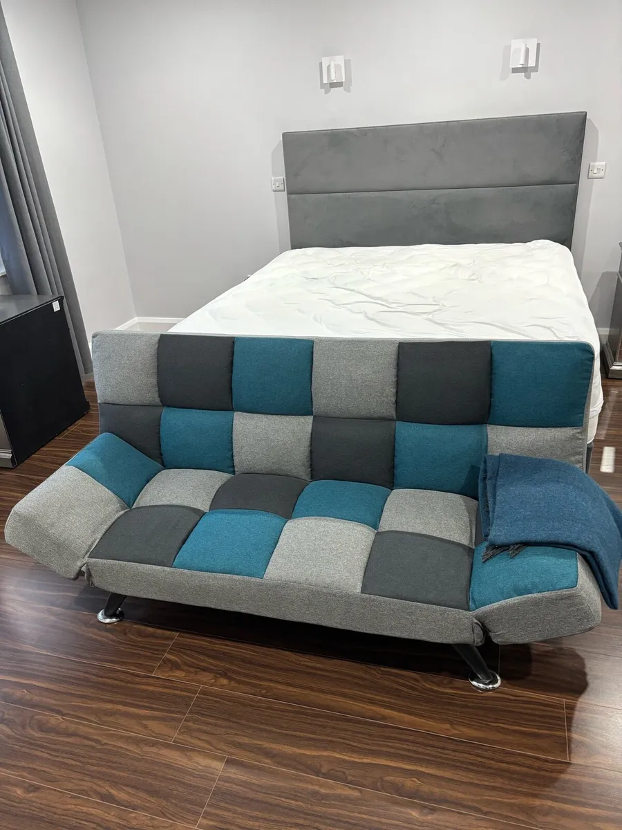 King Size bed and matching couch - Image 2