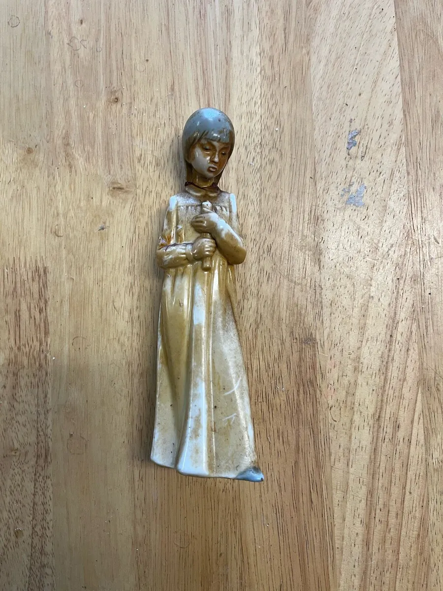 Alabaster Figurine - Image 1