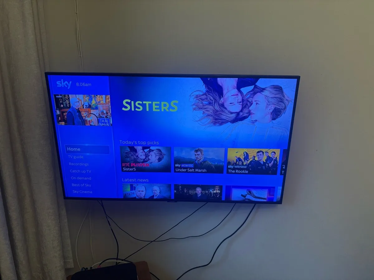 43” Smart Samsung TV - Image 3