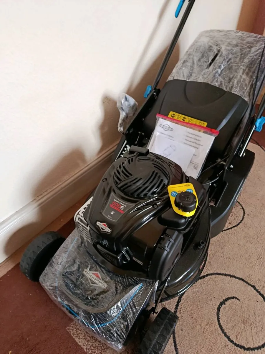 Briggs&Stratton brand new roller mower 46cm Sp - Image 4