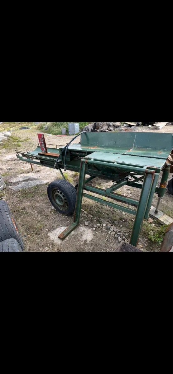 Log splitter - Image 1
