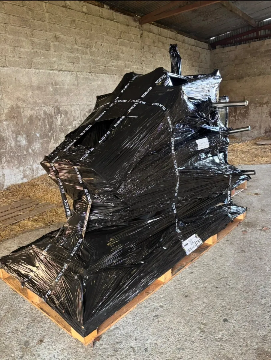 Blk Box Hack Squat - Image 1