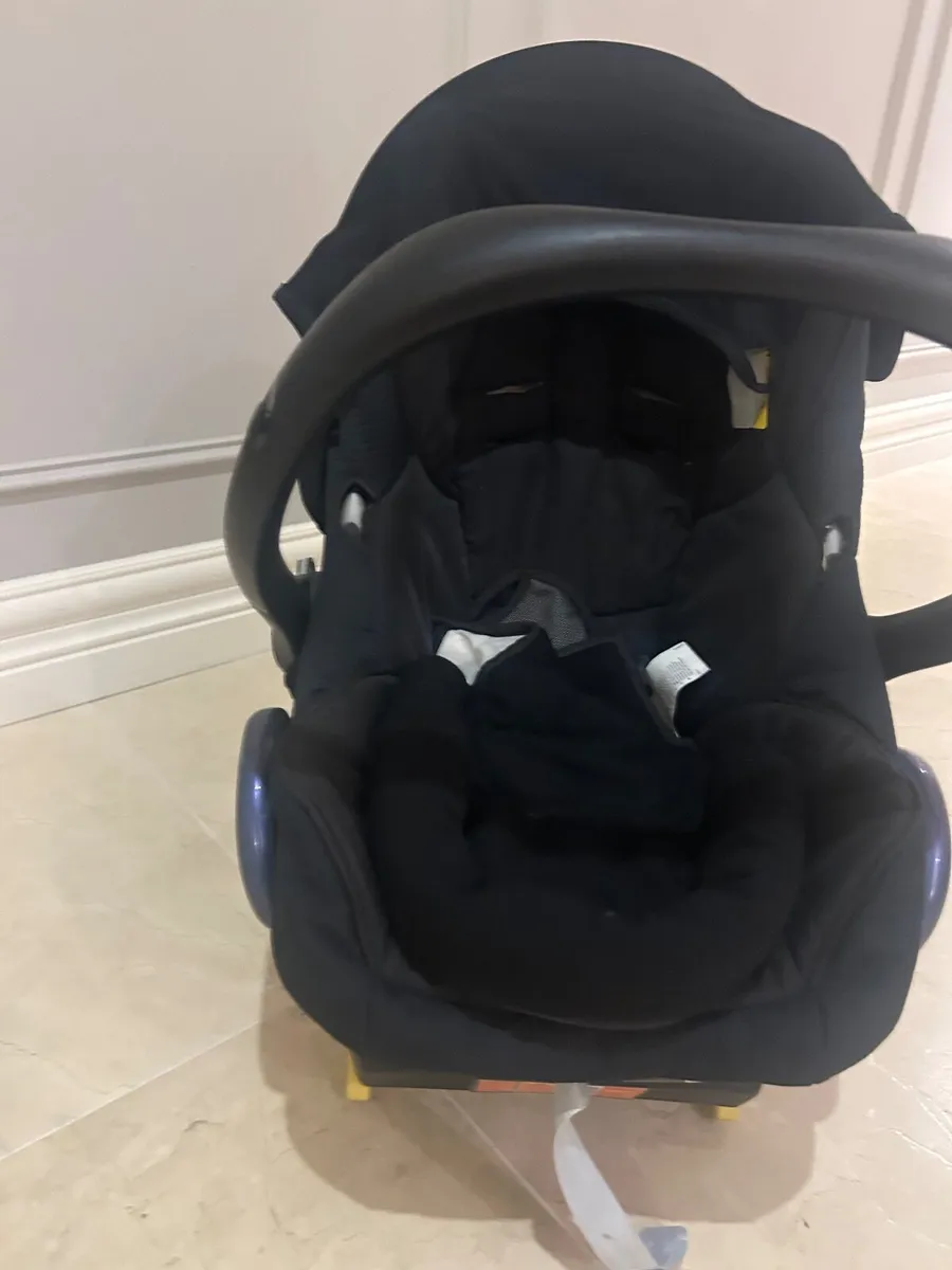 Car Seat - Image 1