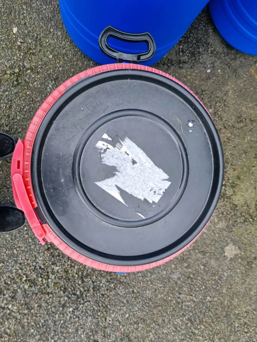 60L plastic barrels with clamped lids 20e each - Image 2