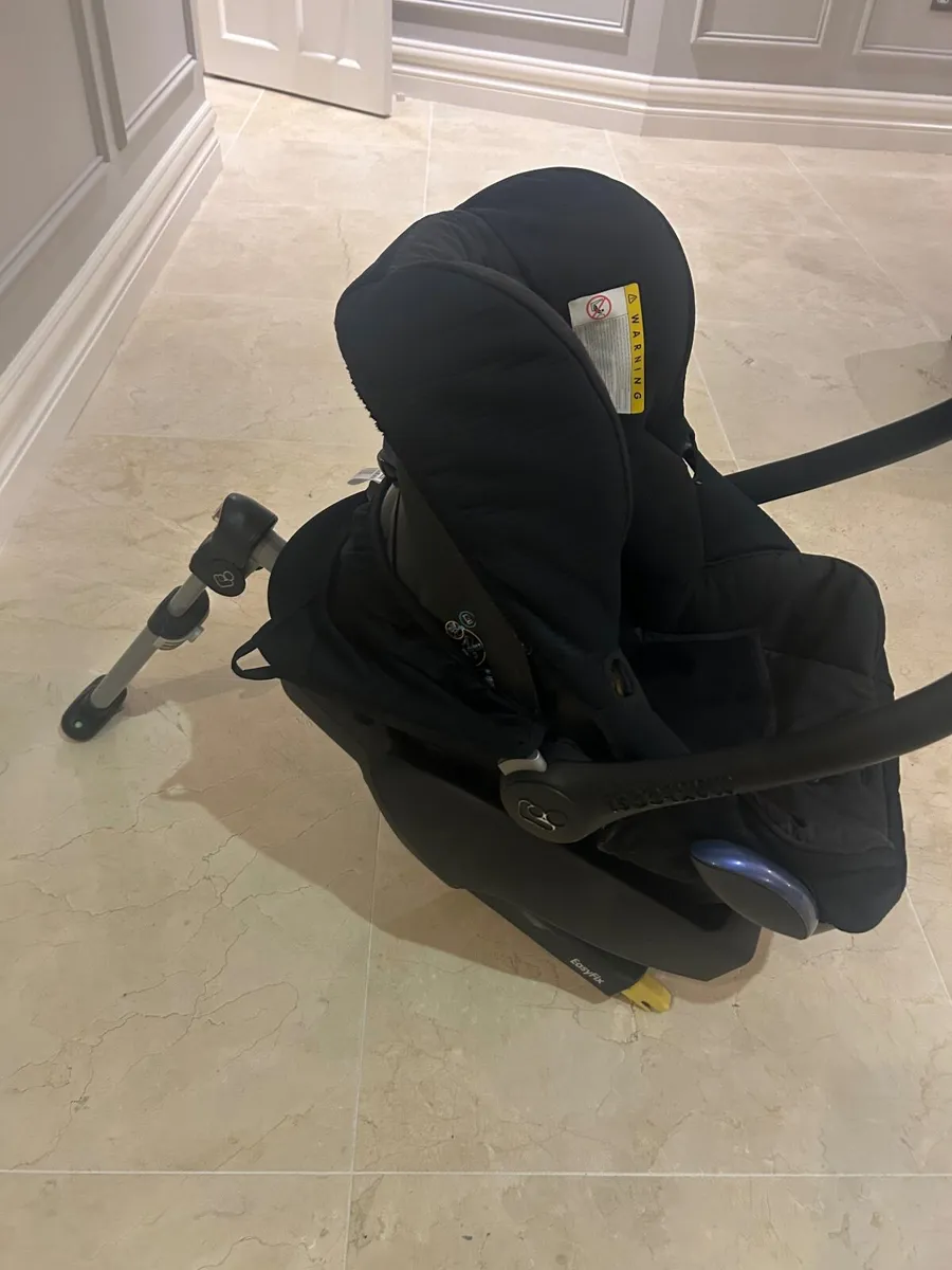 Car Seat - Image 3