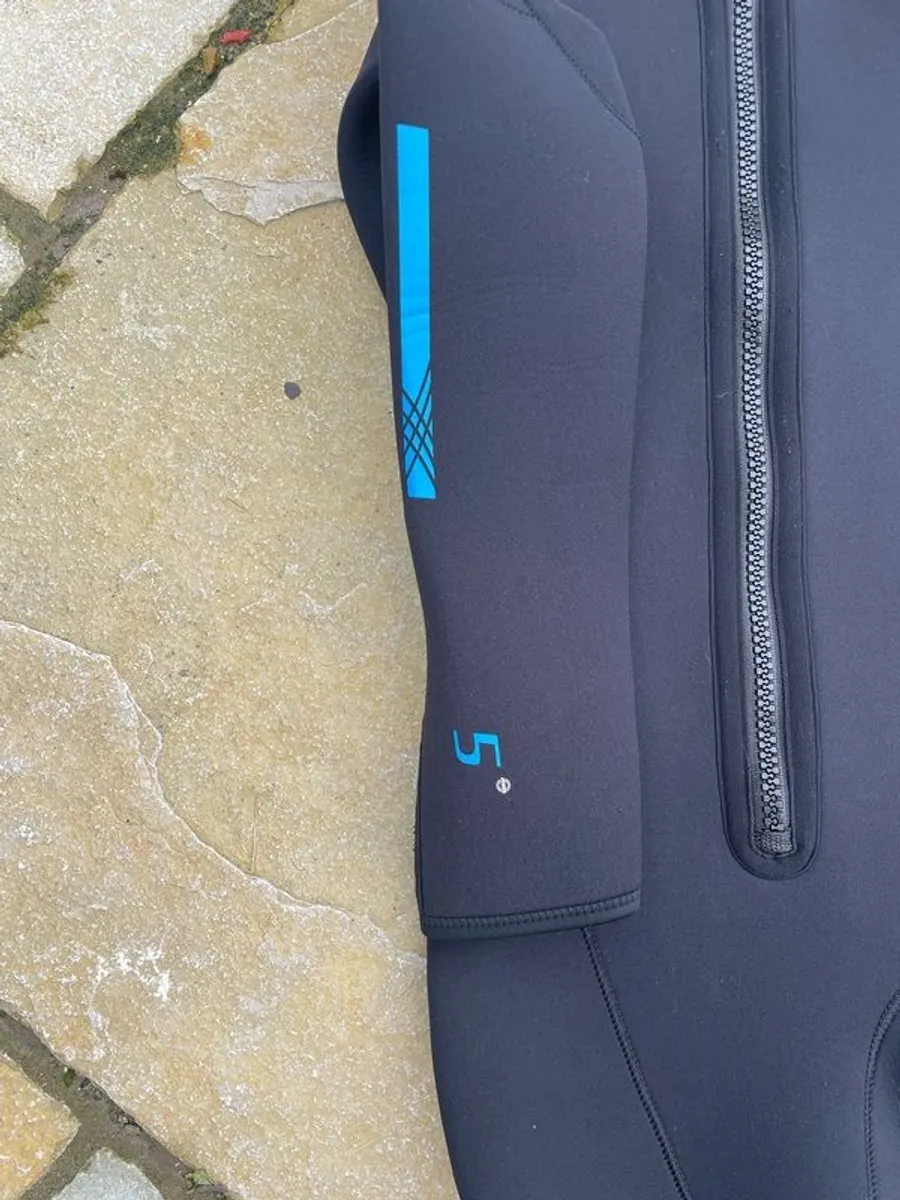 3mm wetsuit - Image 3