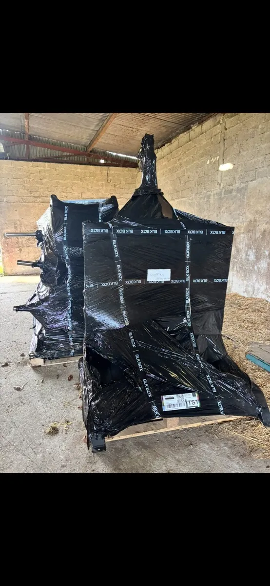 Blk box belt squat - Image 1