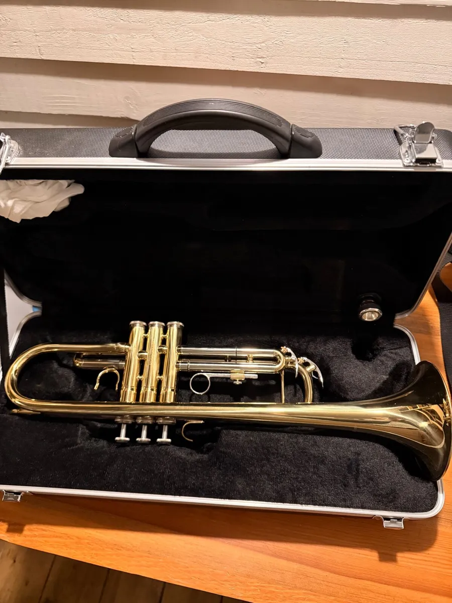Bb Trumpet for sale - Image 3