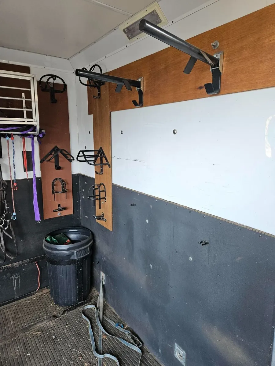 MAN 8.163 Horsebox for sale - Image 4