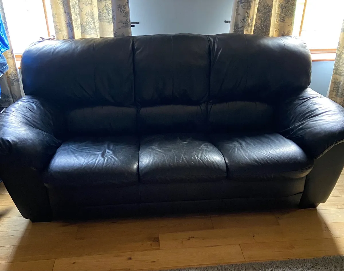 3 seater couch + 2 Match armchairs - Image 1