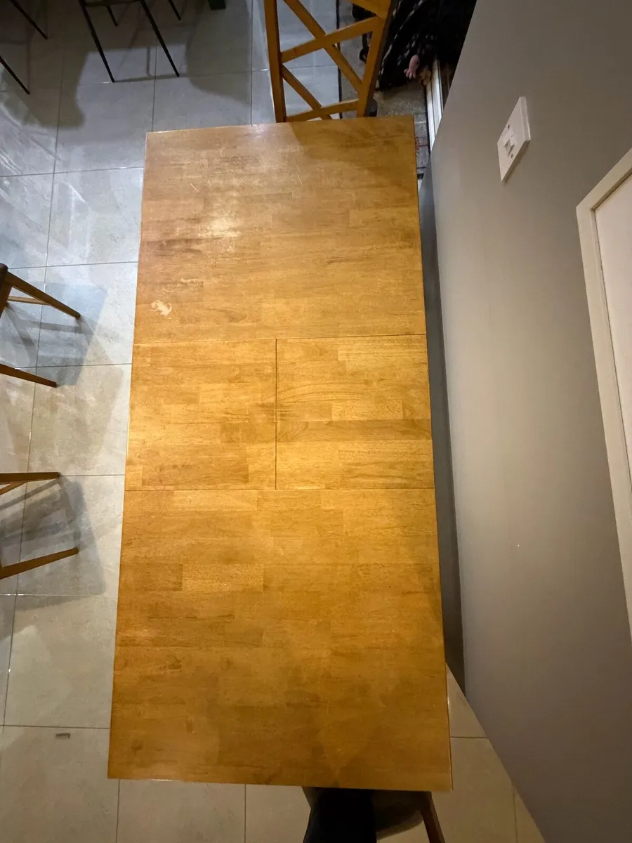 Table and Chairs - Image 2