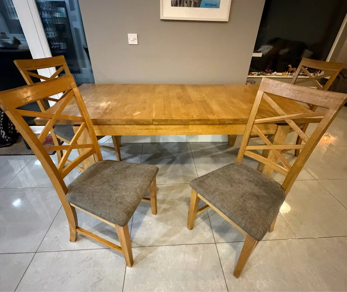 Table and Chairs - Image 3