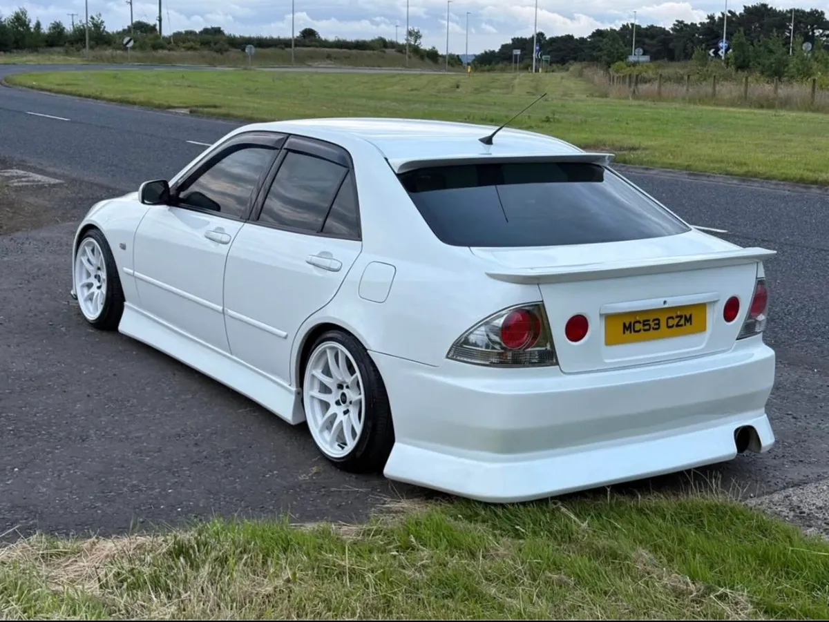 V8 Toyota Altezza - Image 4