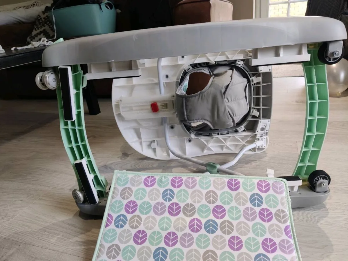 Baby twister and walker - Image 4