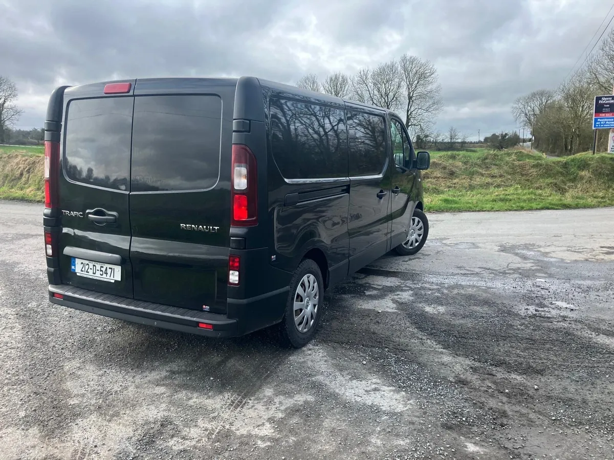 Renault Traffic - Image 2