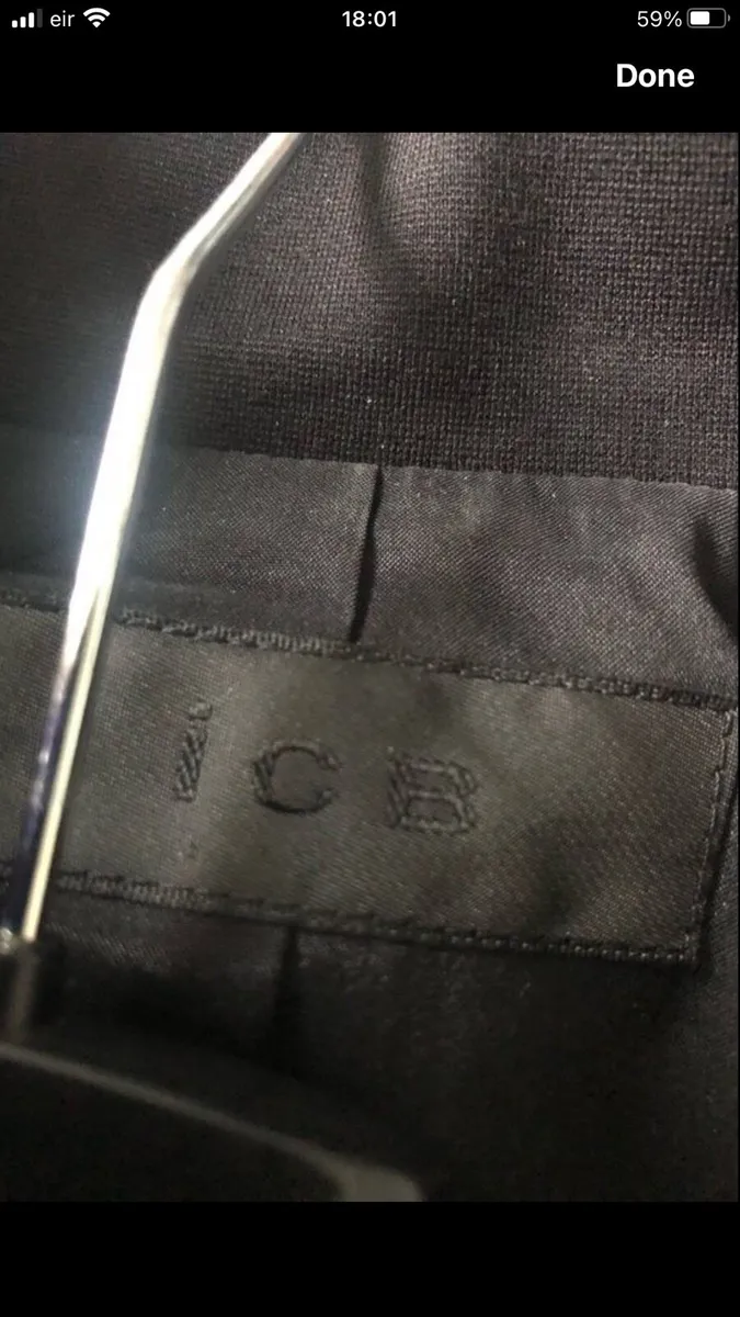 Ladies two piece suit €40 - Image 3