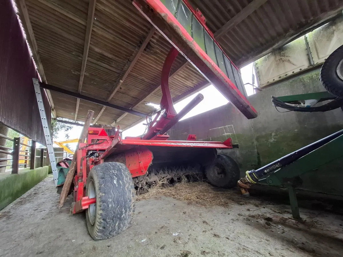 Kverneland Trailed Mower - Image 1