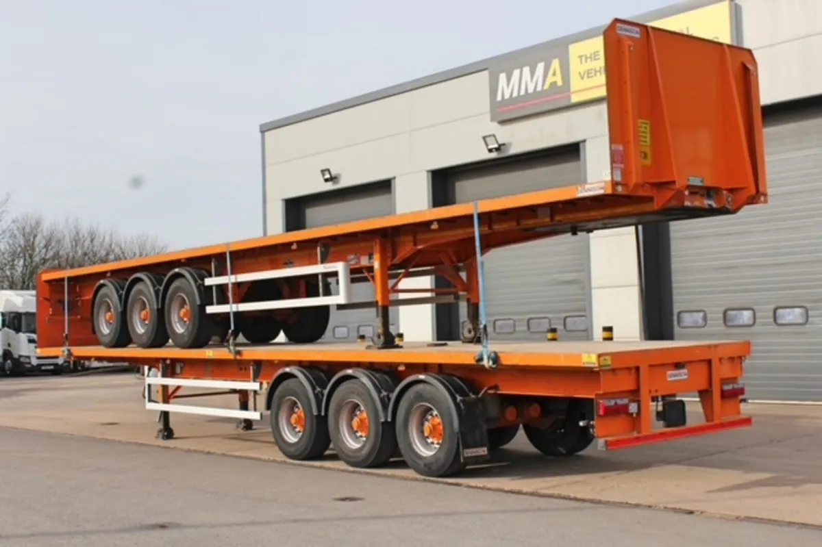 2 X 2022 DENNISON TRI-AXLE FLAT TRAILERS - Image 3