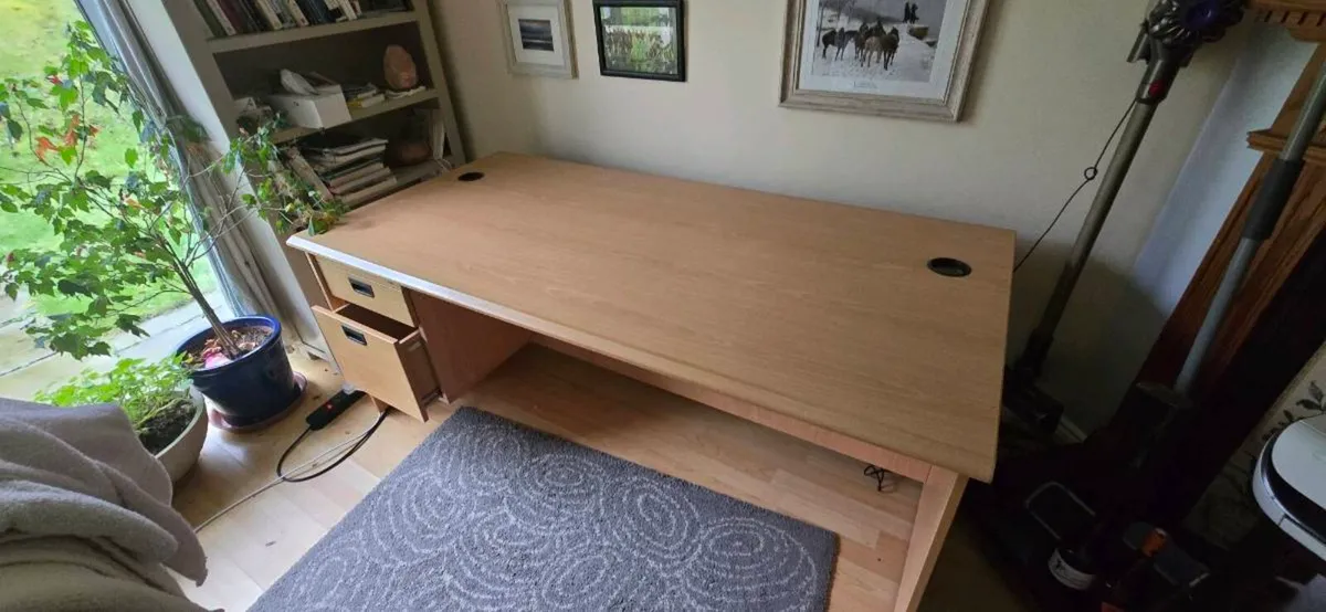 Office desk - Image 2